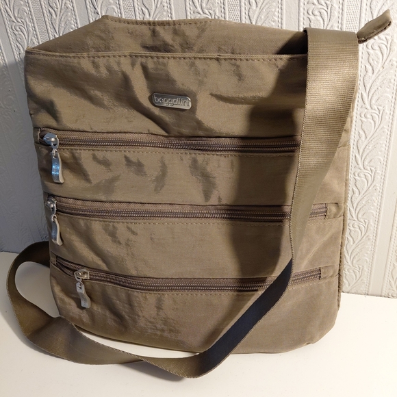 Baggallini Olive Crossbody Bag 11x11 - Picture 5 of 15